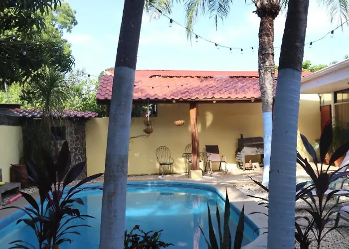Hotel Coconut House *